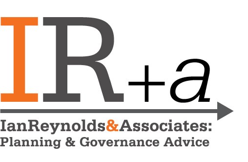 Ian Reynolds & Associates Logo